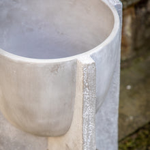 Load image into Gallery viewer, Lara Concrete Planter in Grey