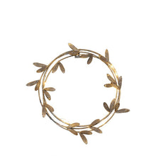 Load image into Gallery viewer, Lola Large Mistletoe Wreath in Gold
