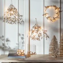 Load image into Gallery viewer, Lola Large Mistletoe Wreath in Gold
