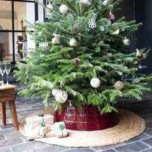 Load image into Gallery viewer, Ivyline Wicker Christmas Tree Mat in Natural
