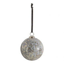 Load image into Gallery viewer, Hallie Metallic Baubles in Silver
