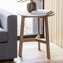 Load image into Gallery viewer, Talia Round Oak Side Table in Natural
