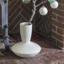 Load image into Gallery viewer, Piper Vase in White
