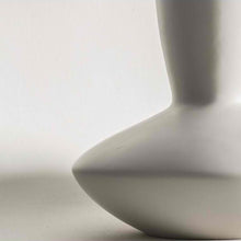 Load image into Gallery viewer, Piper Vase in White
