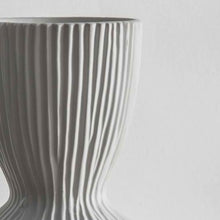 Load image into Gallery viewer, Danique Vase in White
