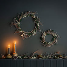Load image into Gallery viewer, Shelly Berry Garland in Green
