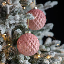 Load image into Gallery viewer, Kitty Set of 3 Glass Baubles in Pink
