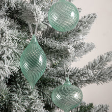 Load image into Gallery viewer, Antigone Set of 3 Baubles in Green
