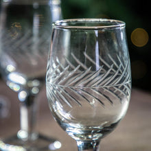 Load image into Gallery viewer, Natala Set of 4 Wine Glasses
