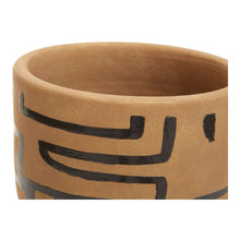 Load image into Gallery viewer, Xia Planter in Brown
