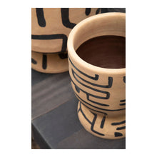 Load image into Gallery viewer, Xia Planter in Brown
