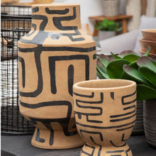 Load image into Gallery viewer, Xia Planter in Brown
